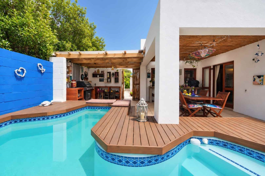 5 Bedroom Property for Sale in Fisherhaven Western Cape